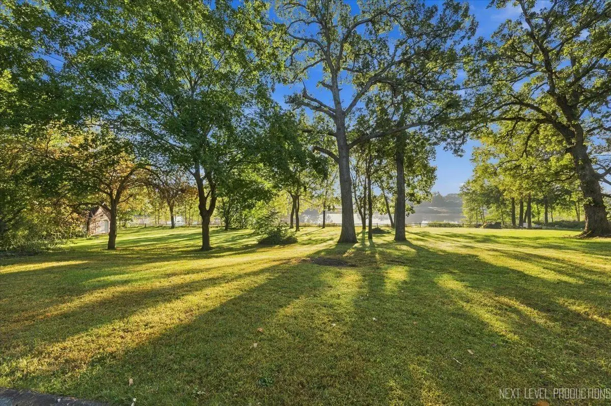 6S383 Shagbark Lane