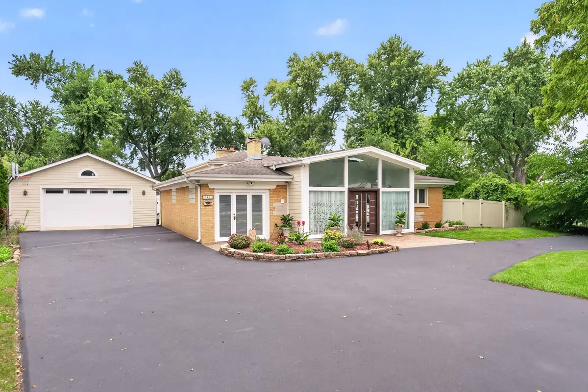 17W041 Deerpath Road