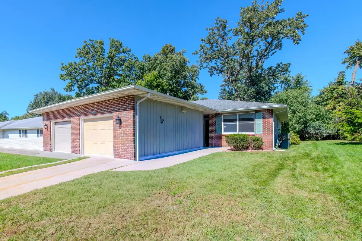 2516 Red Oak Trail