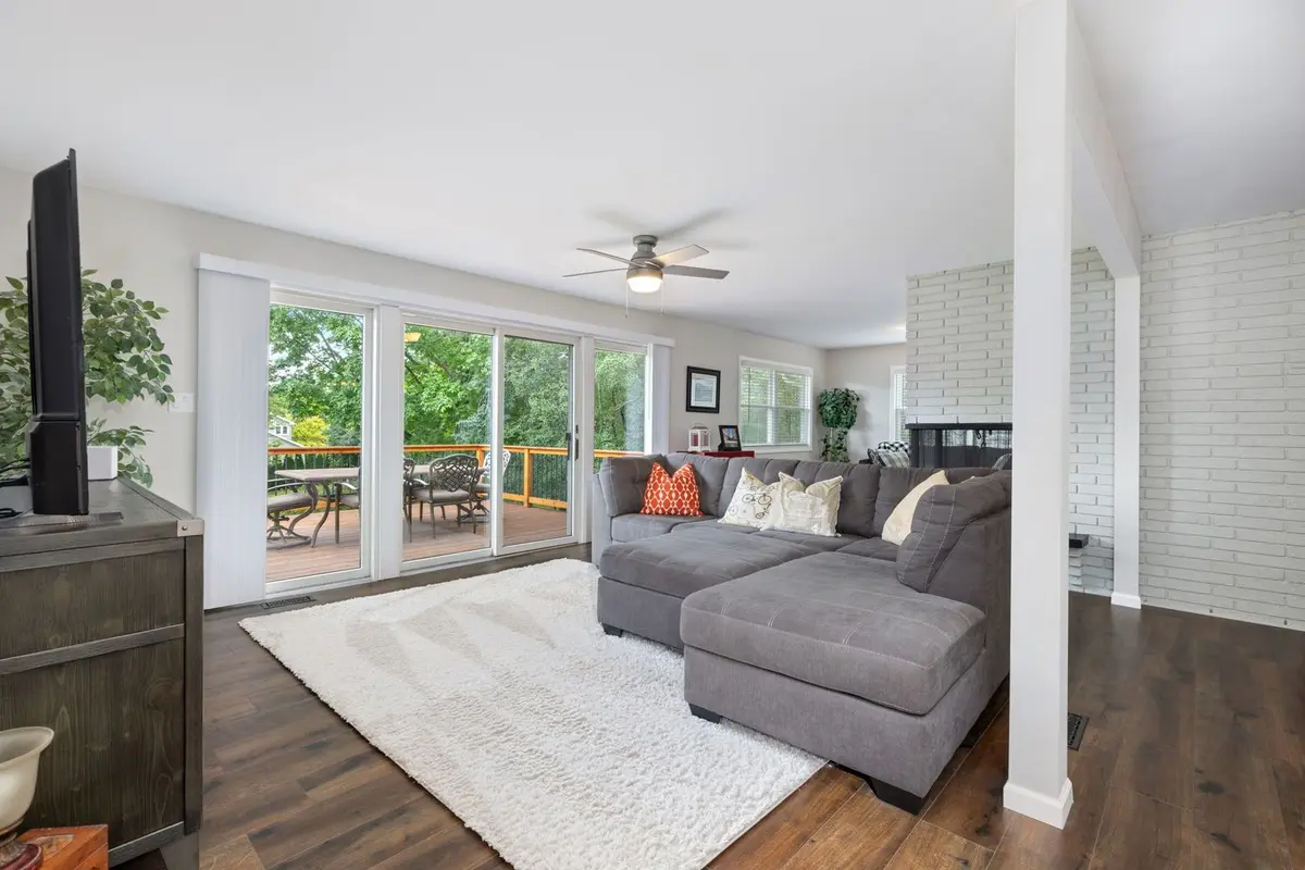 716 Woodland Hills Road