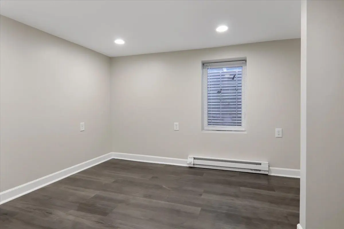 107 E Poplar Street