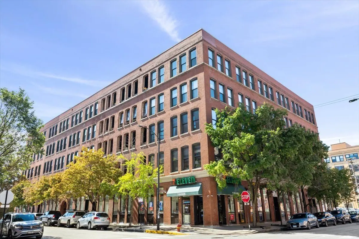 400 S GREEN Street