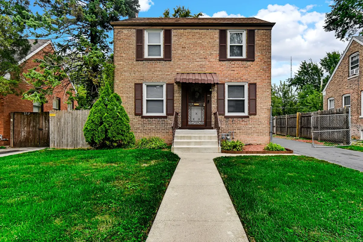 256 E 140th Place