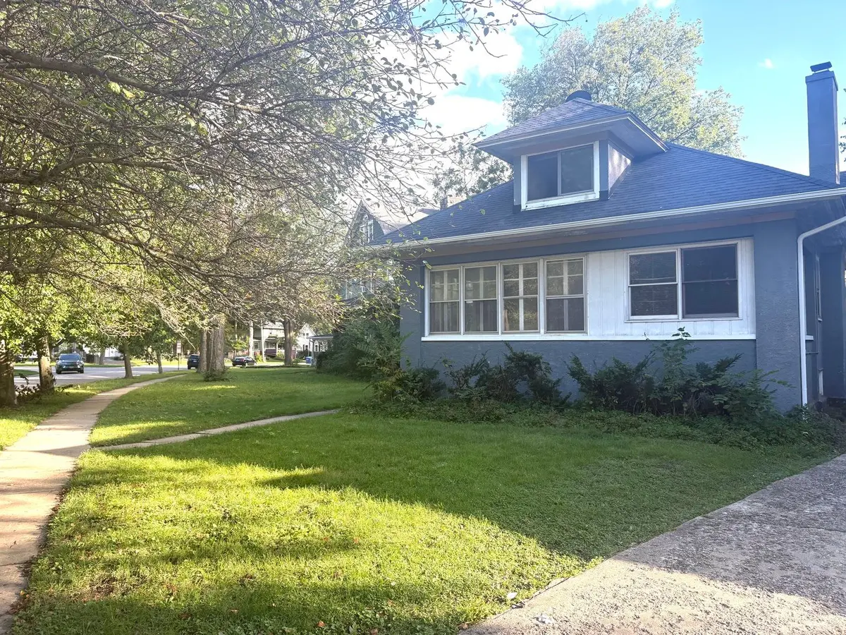 322 College Avenue
