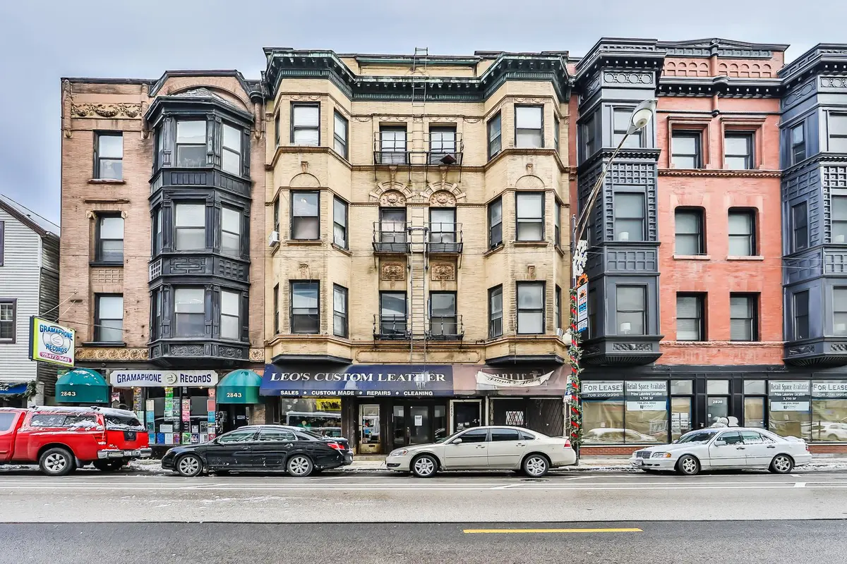 2841 N Clark Street