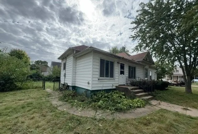 103 S Chicago Avenue