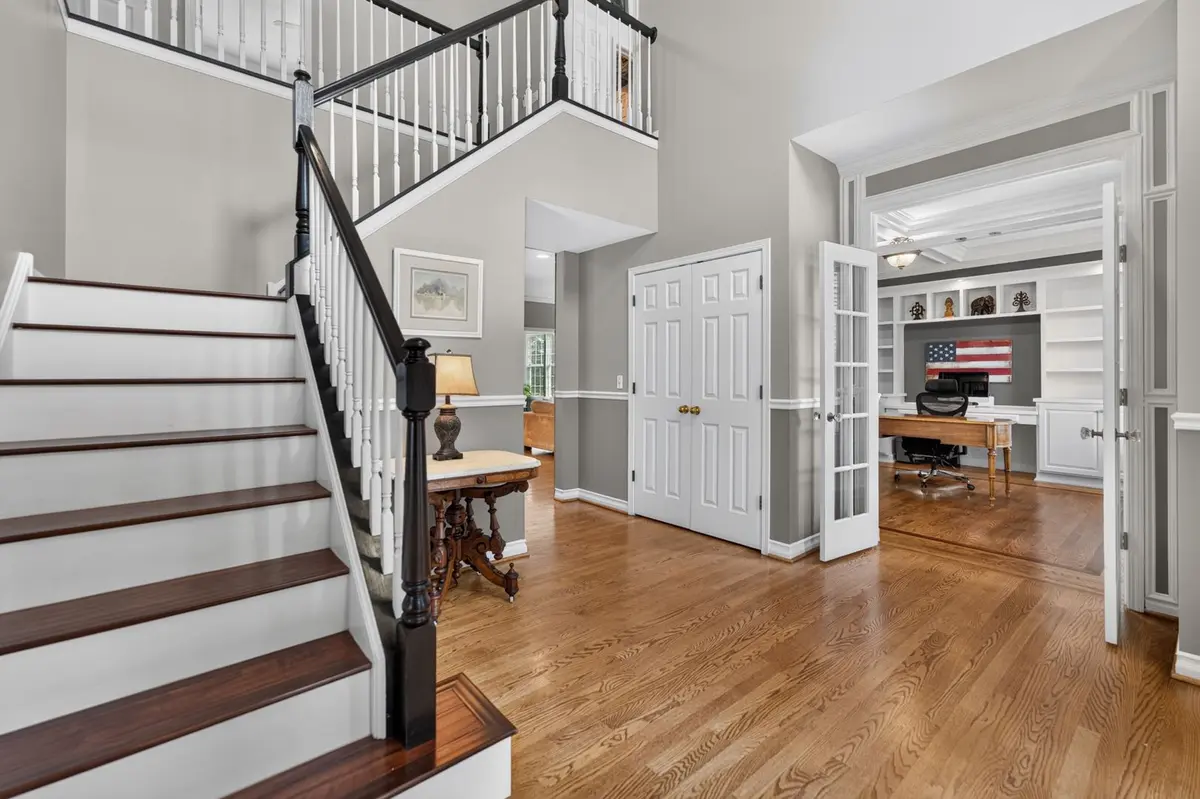 1068 Fox Path