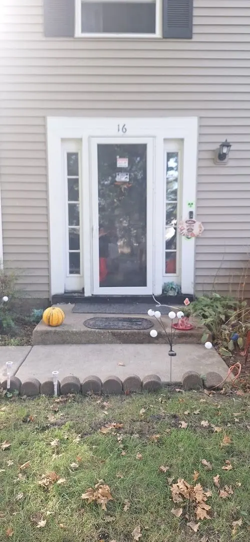16 Forest Lane
