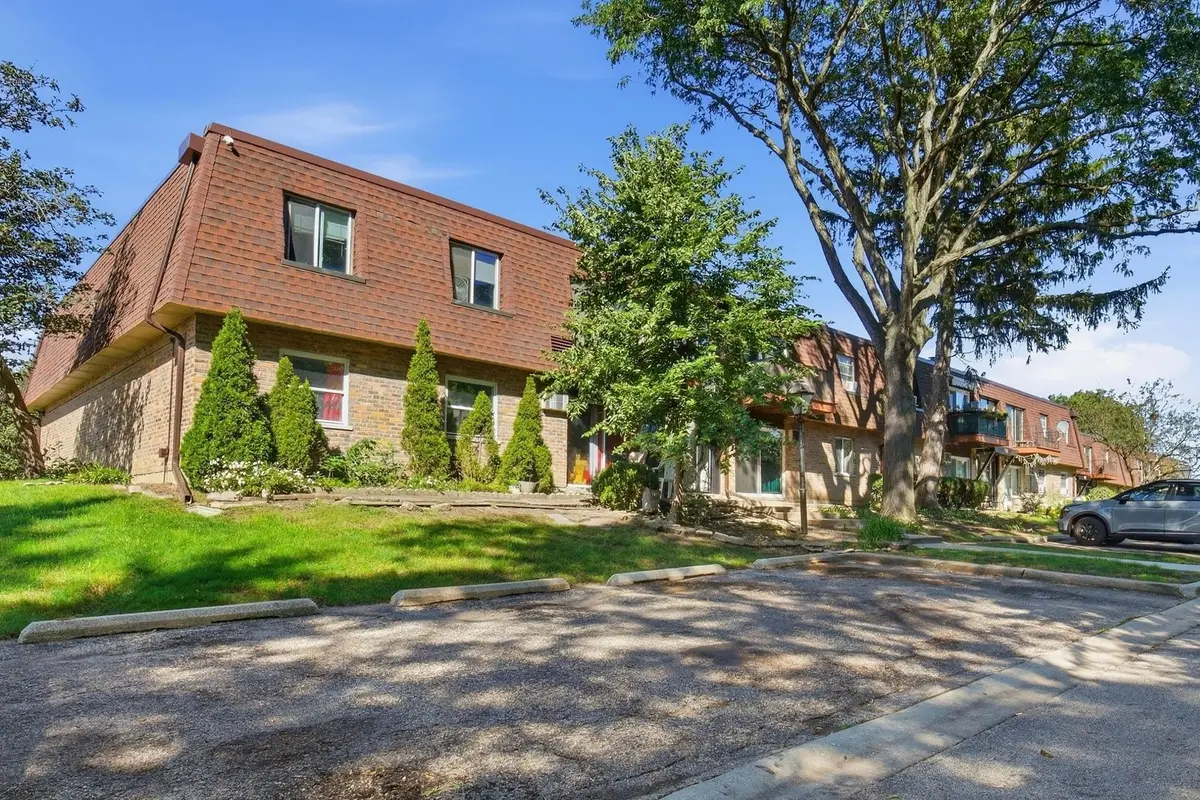 735 Grove Drive