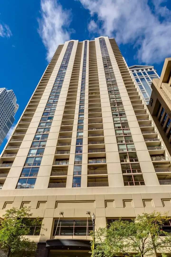 200 N Dearborn Street