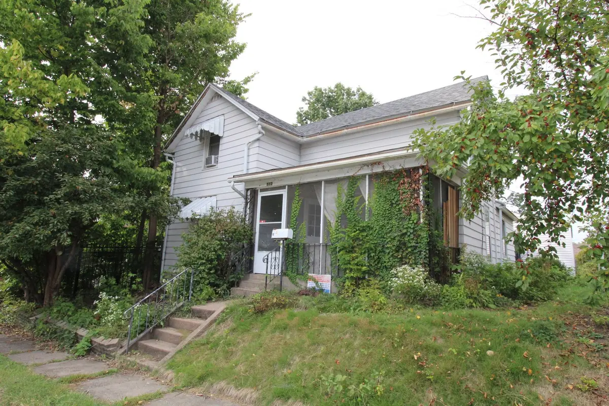 512 E High Street