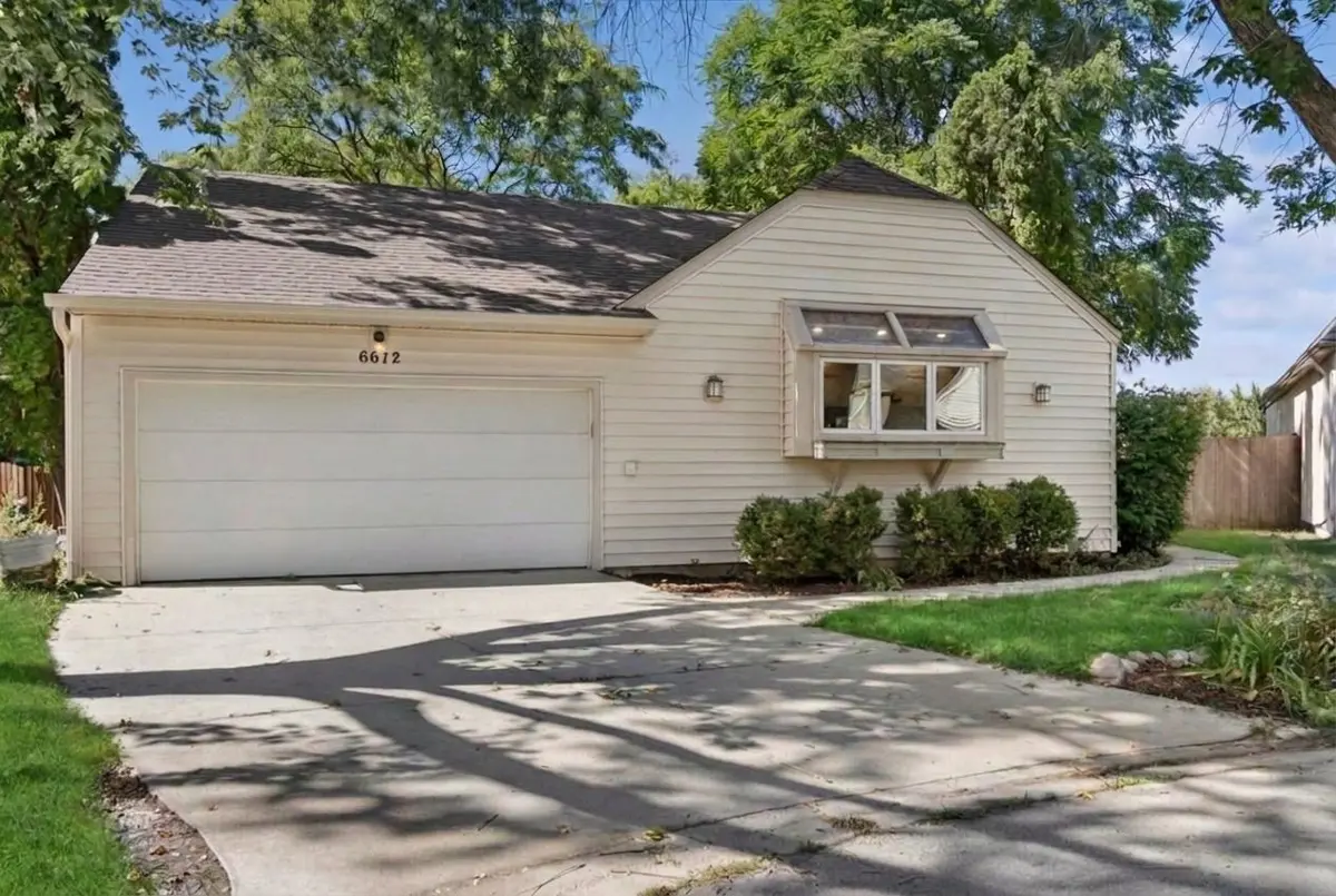 6612 Fernwood Drive