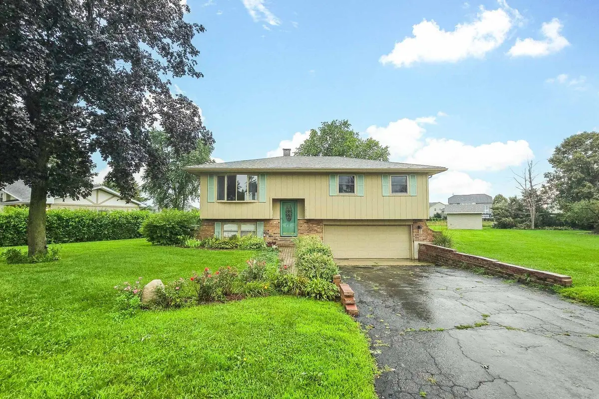 10120 Sunridge Drive