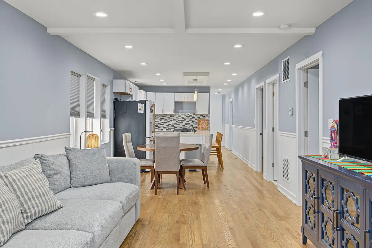 3305 W 66th Street