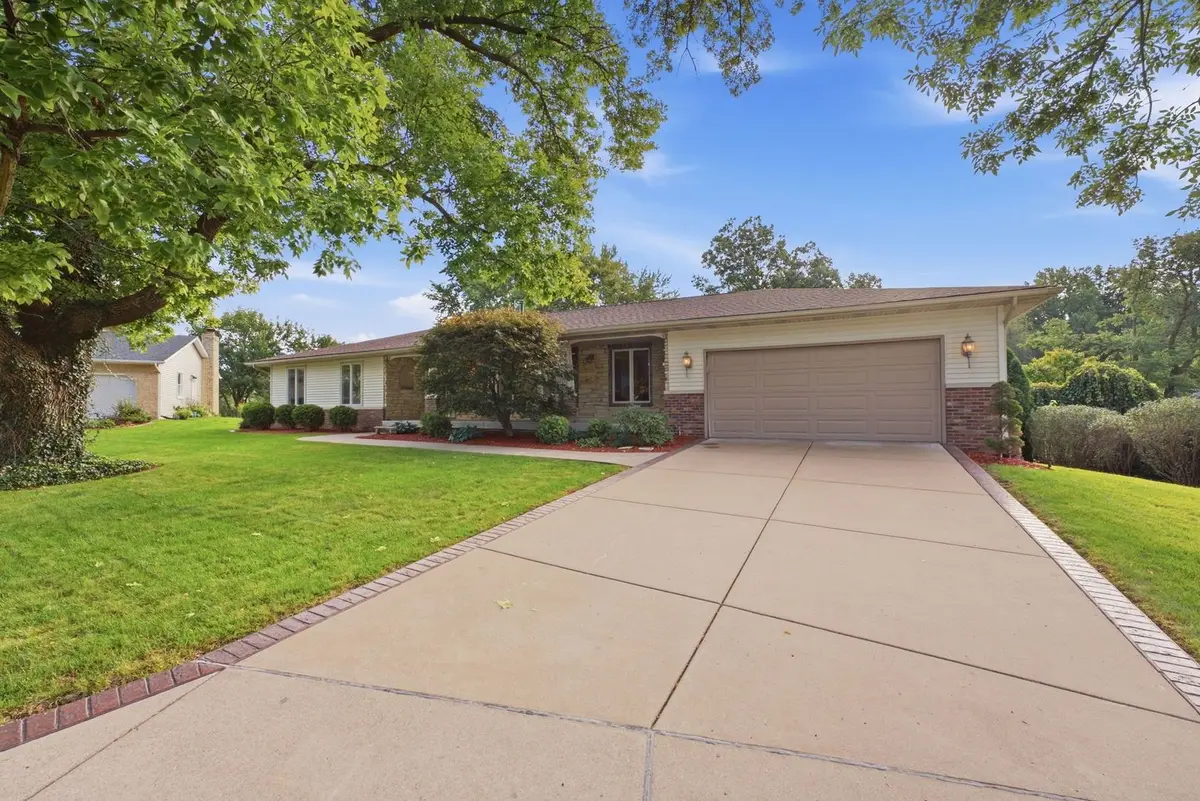 4417 SQUIRE Court