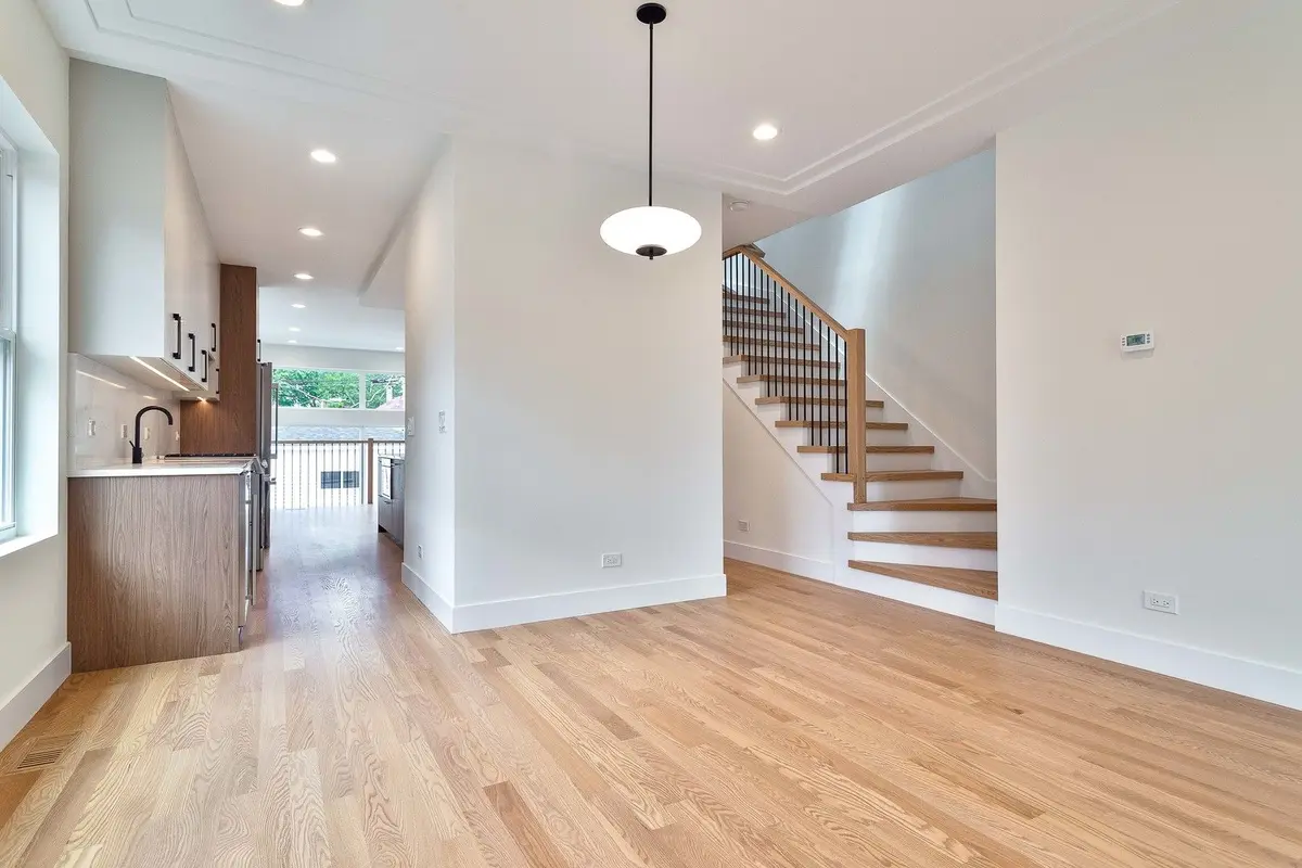 5000 W Argyle Street