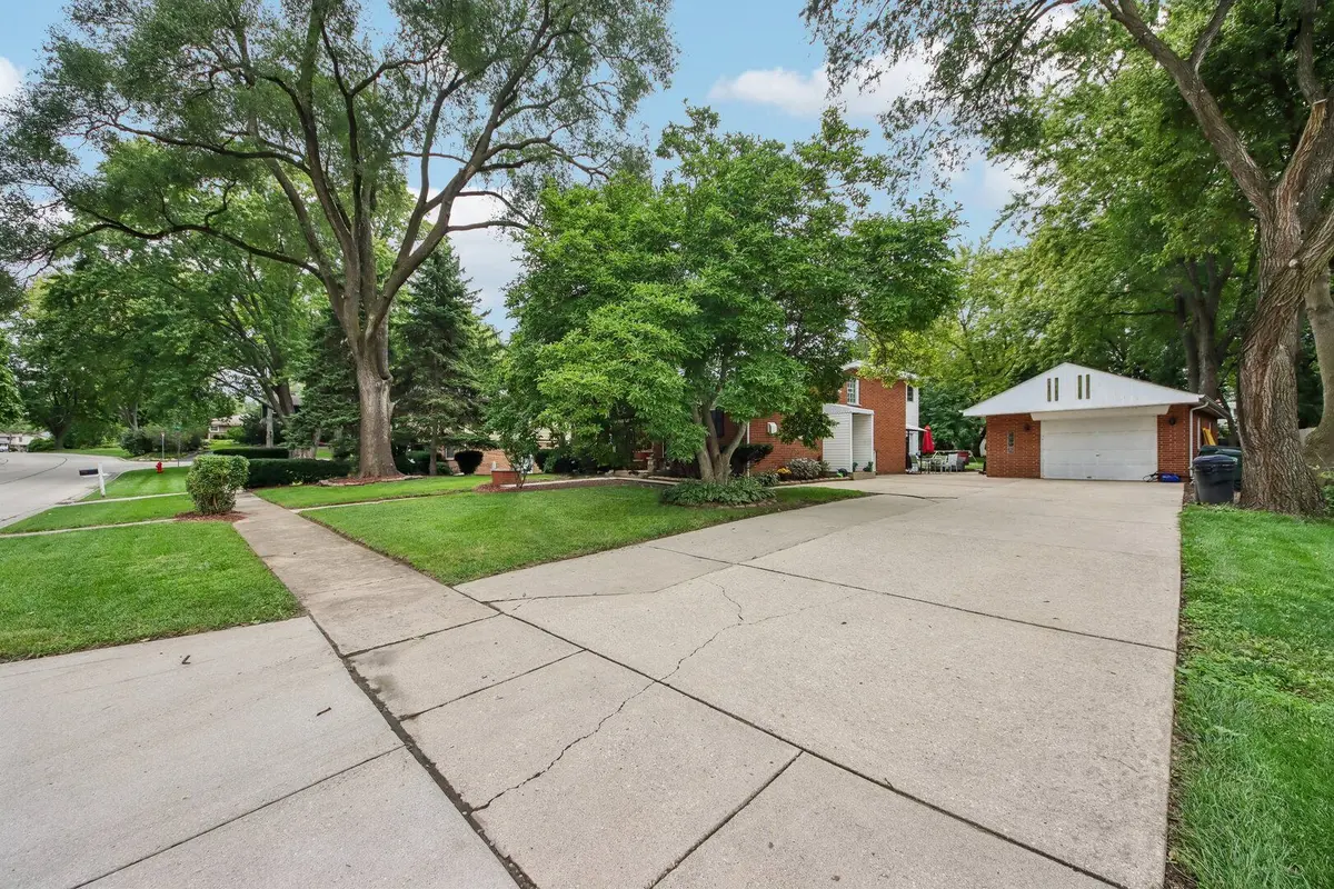 213 Edgemont Street