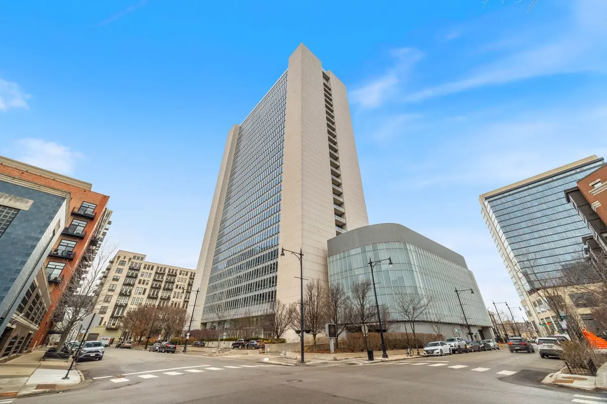 500 W Superior Street