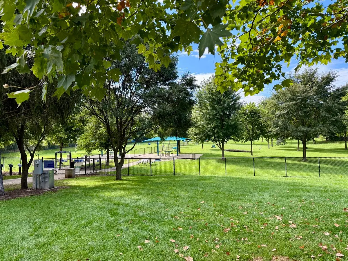 885 Stockbridge Place