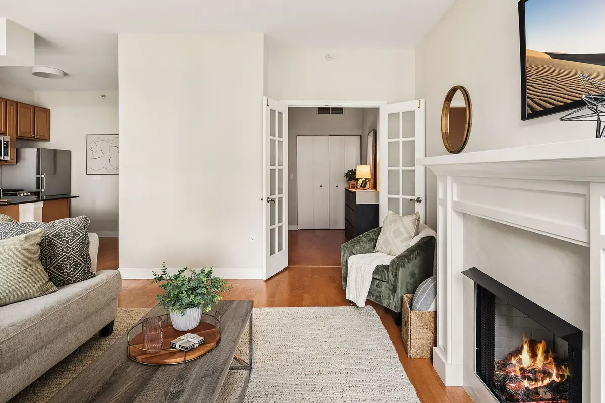 233 E 13th Street