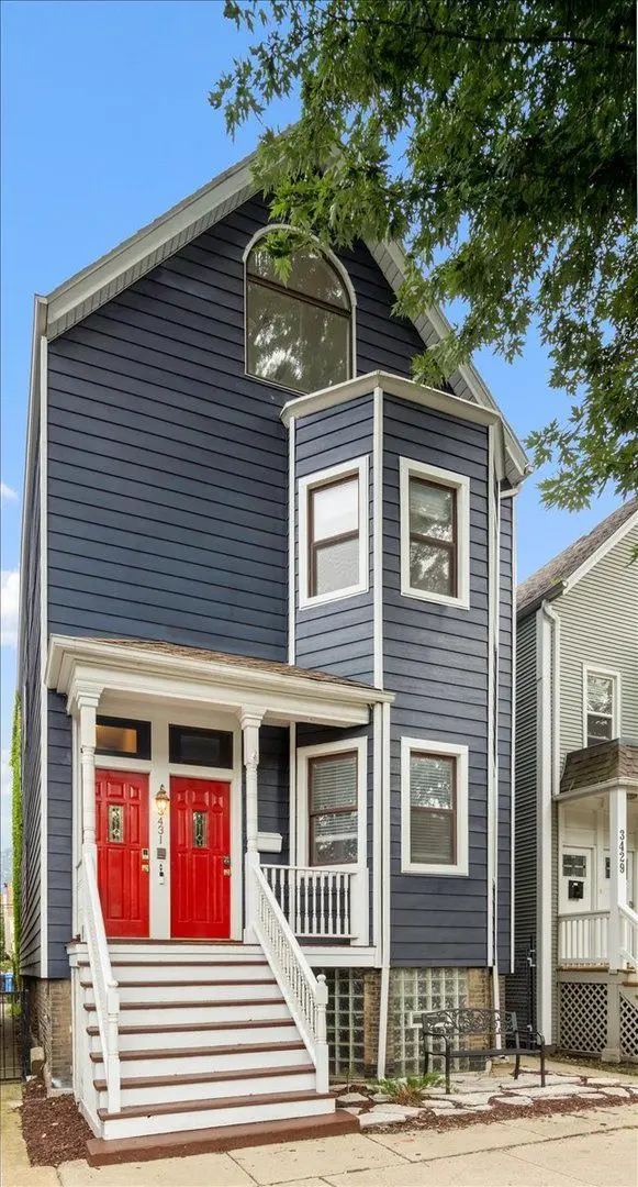 3431 N Paulina Street