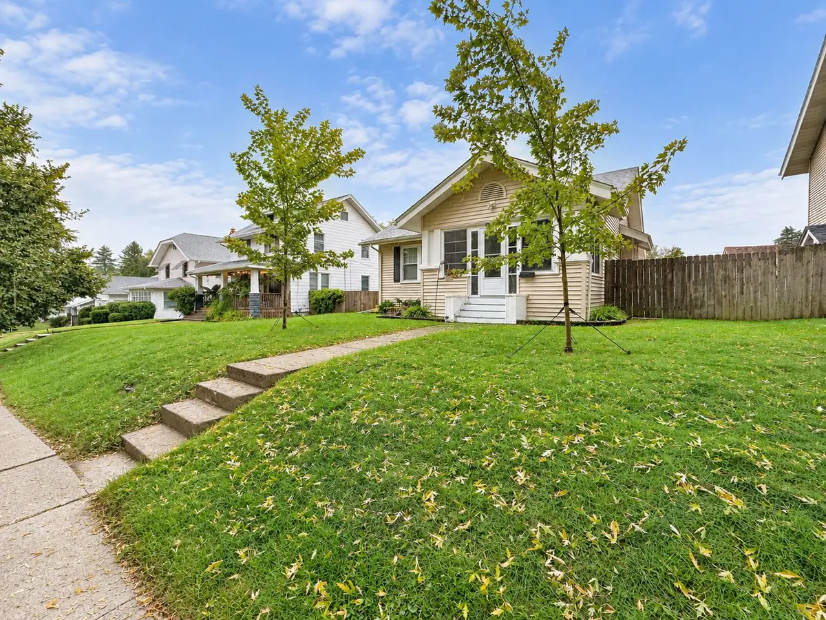 2121 Highland Avenue
