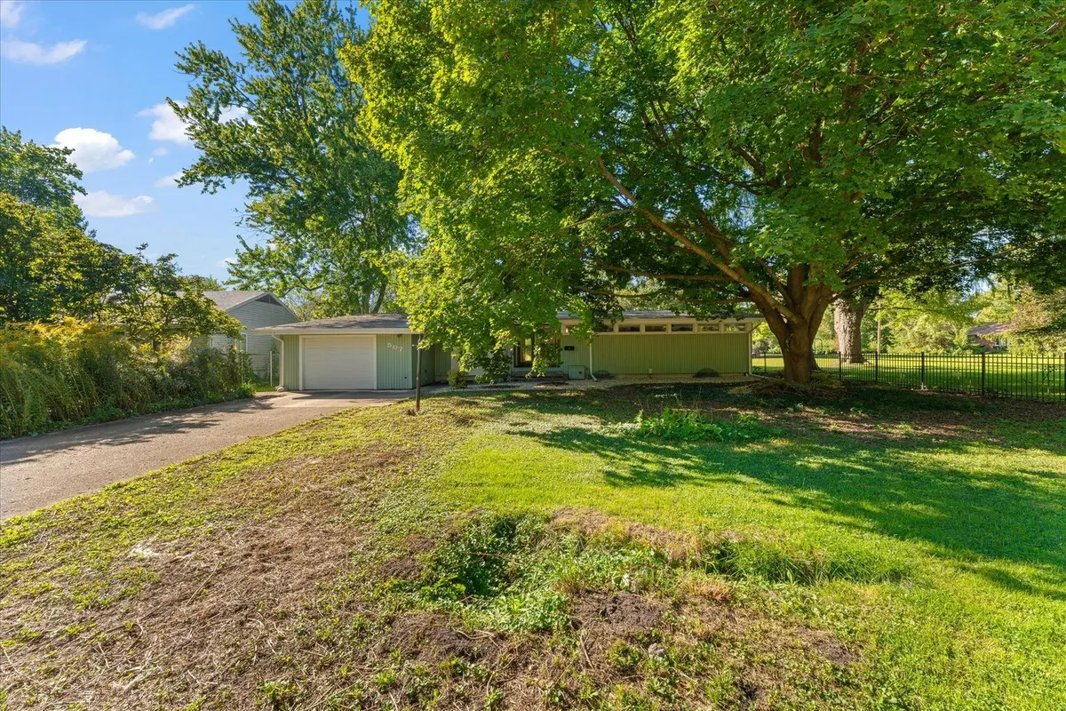 507 E Sunnycrest Court