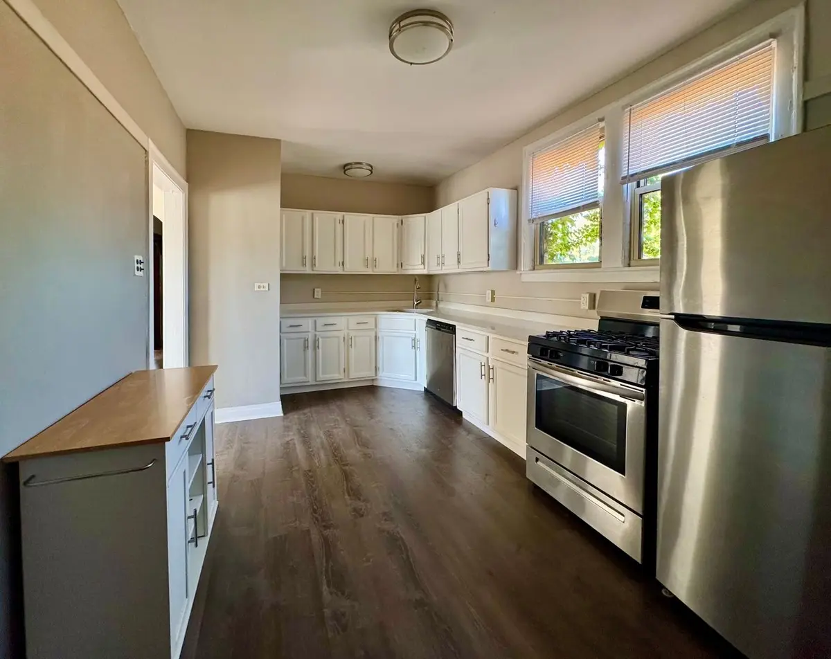 1526 W 89th Street