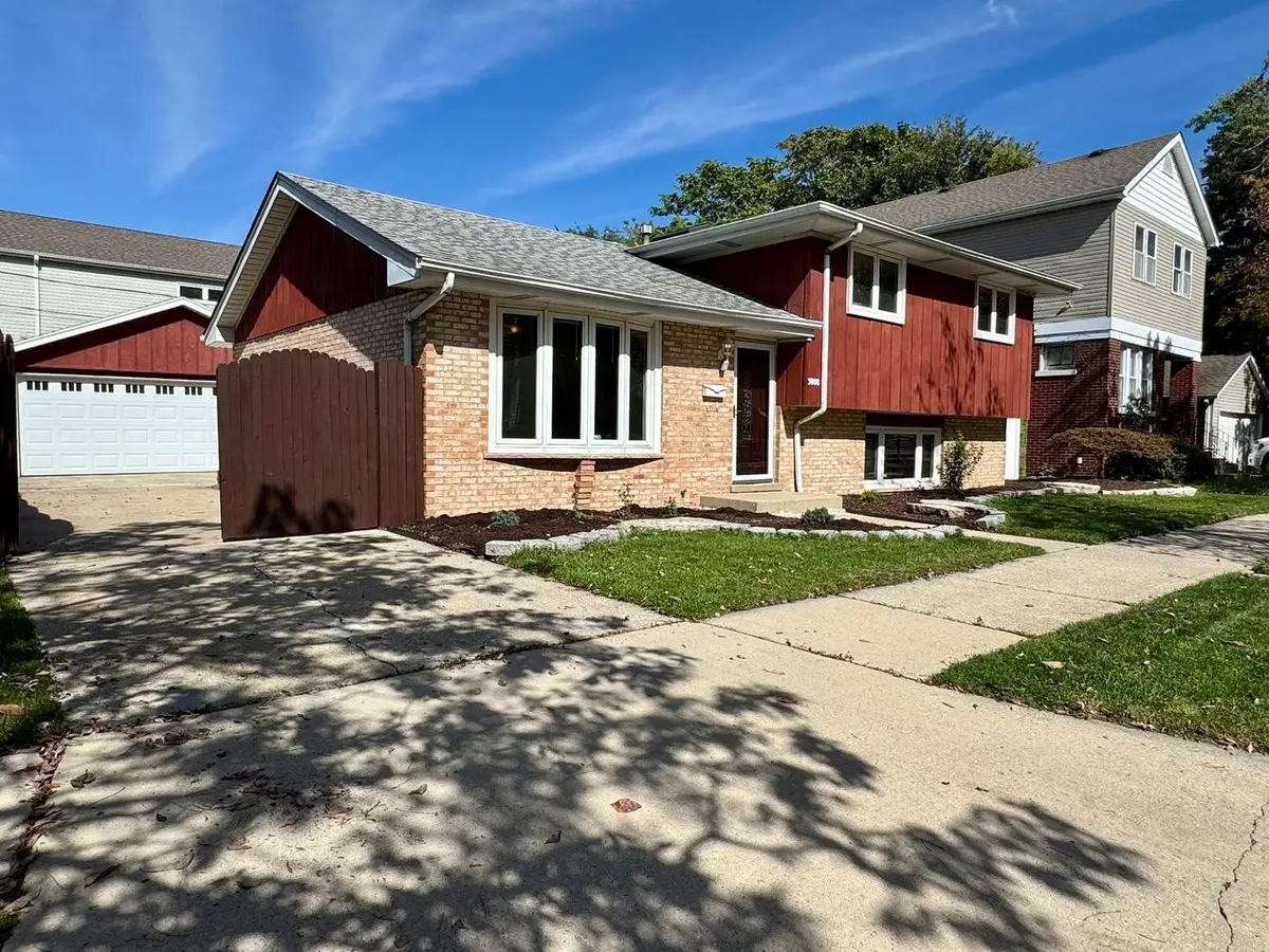 3008 W 110th Place