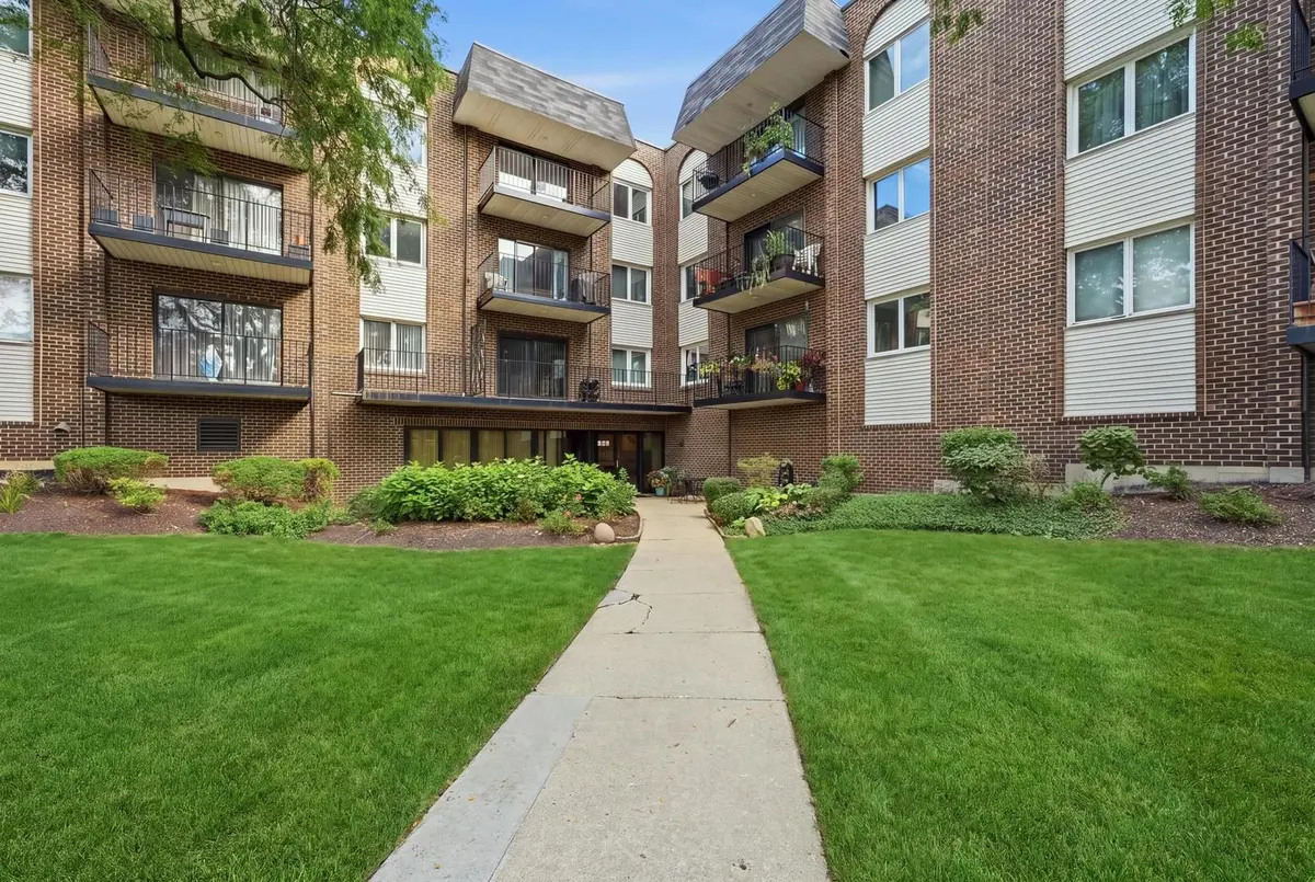 1200 W Northwest Highway