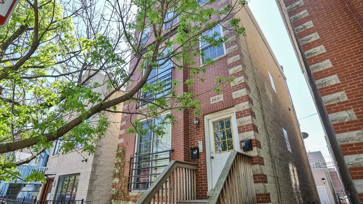 1635 W Beach Avenue