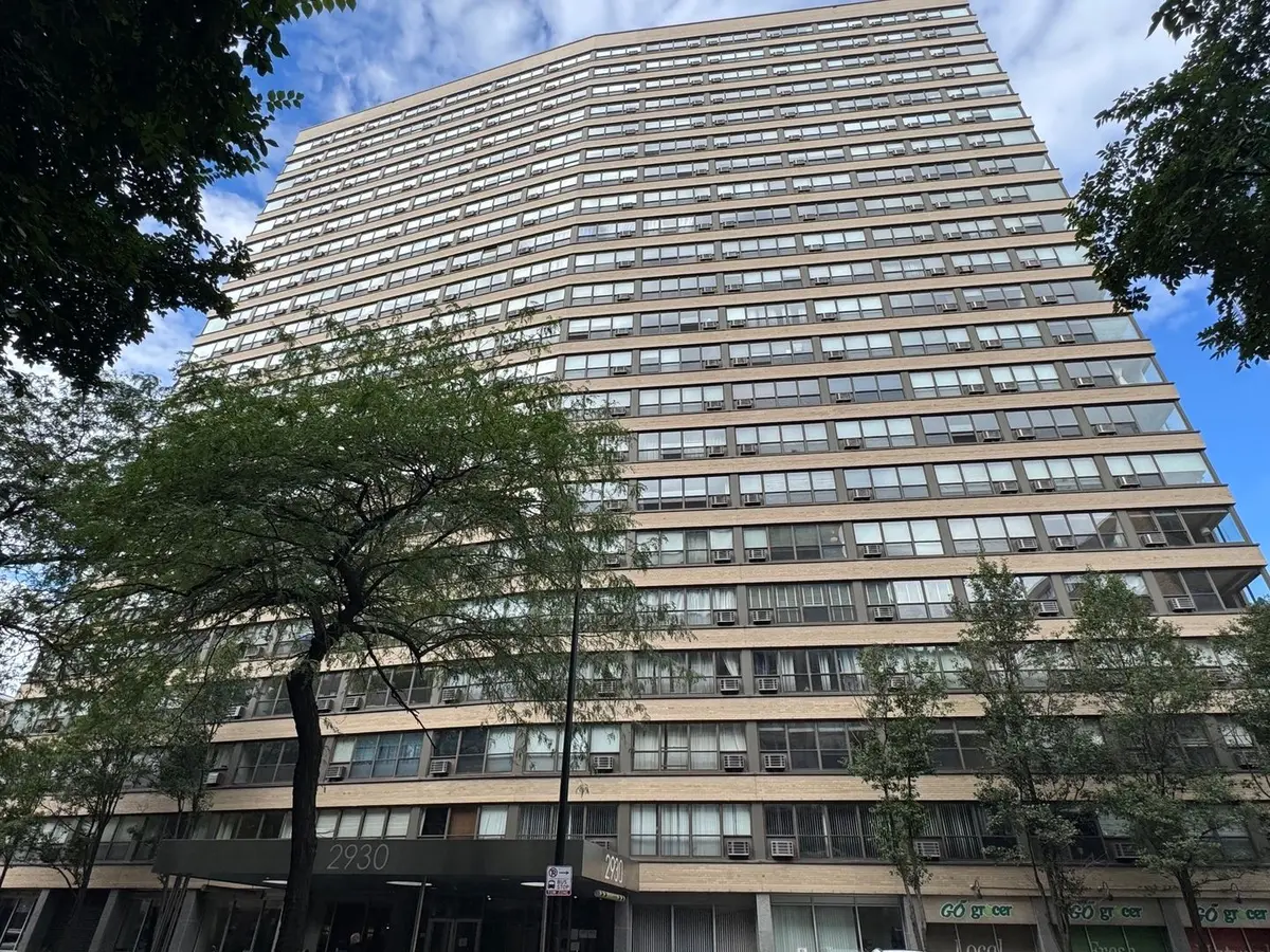 2930 N SHERIDAN Road