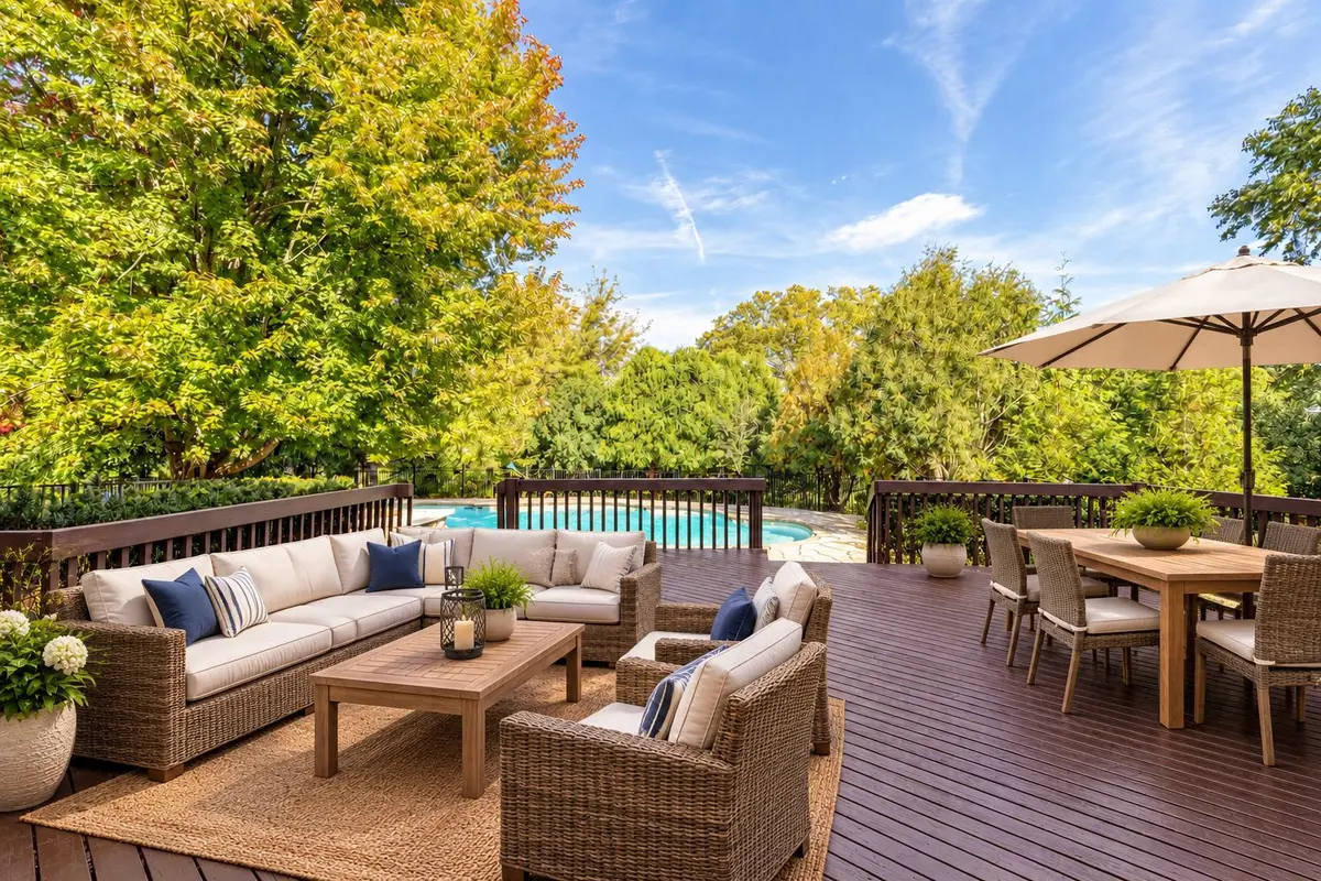 2435 Lexington Drive