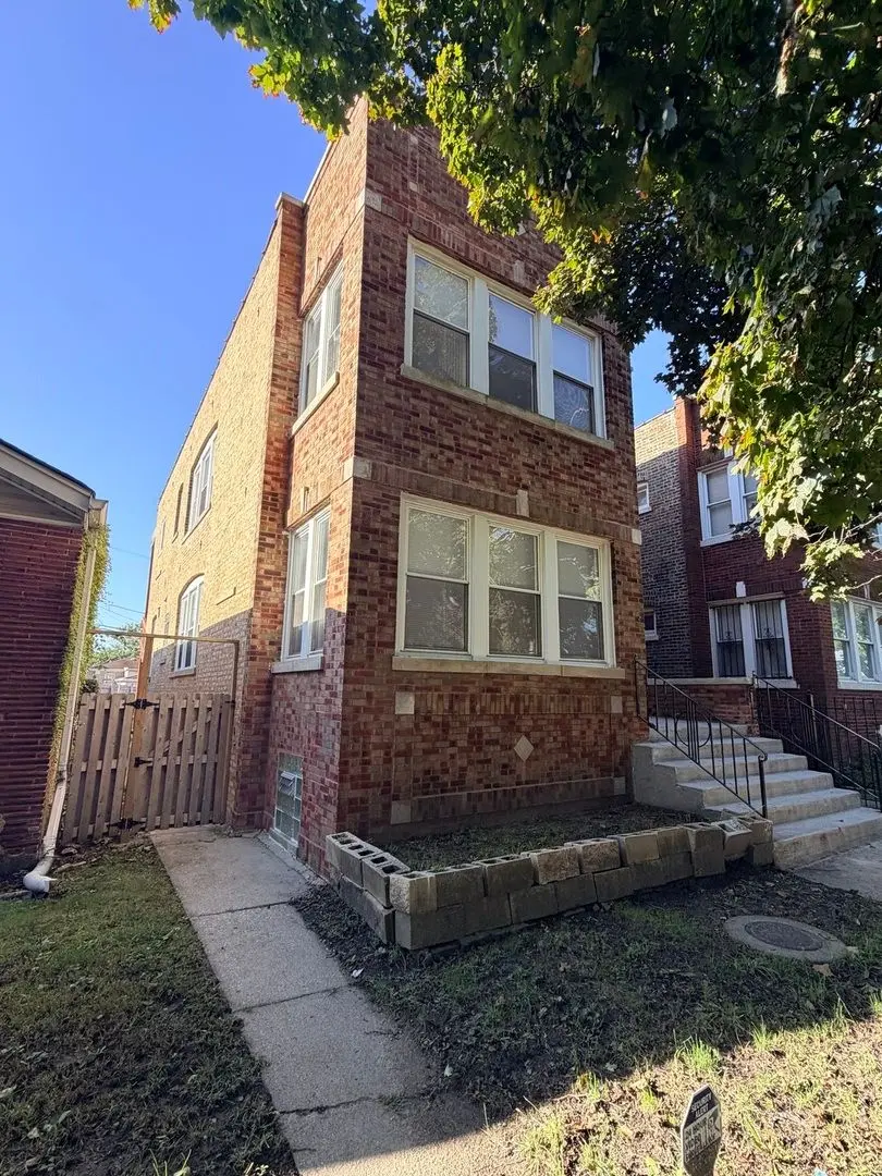 839 E 87th Place