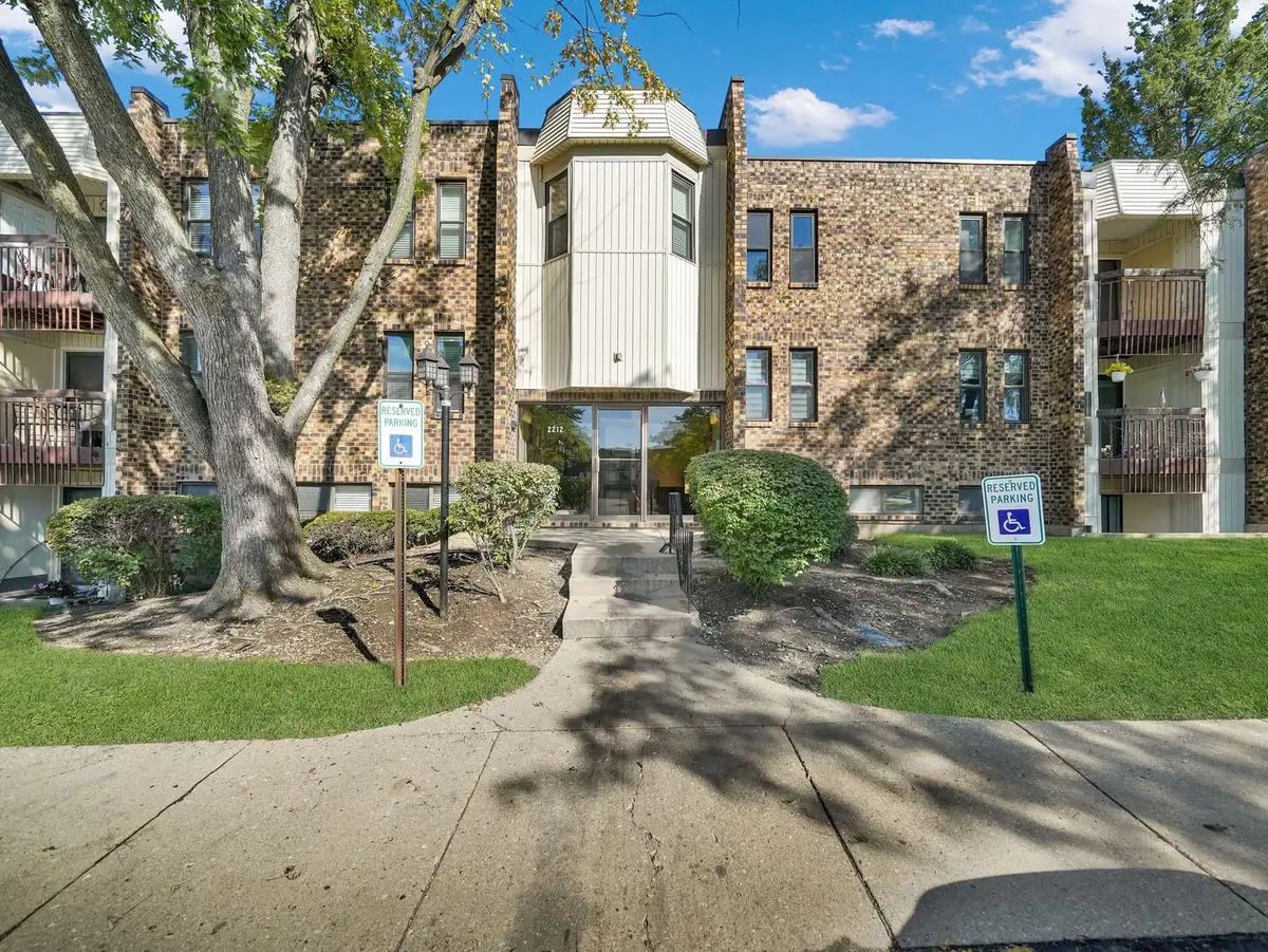 2212 Country Club Drive