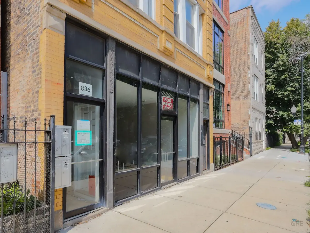 836 N Damen Avenue