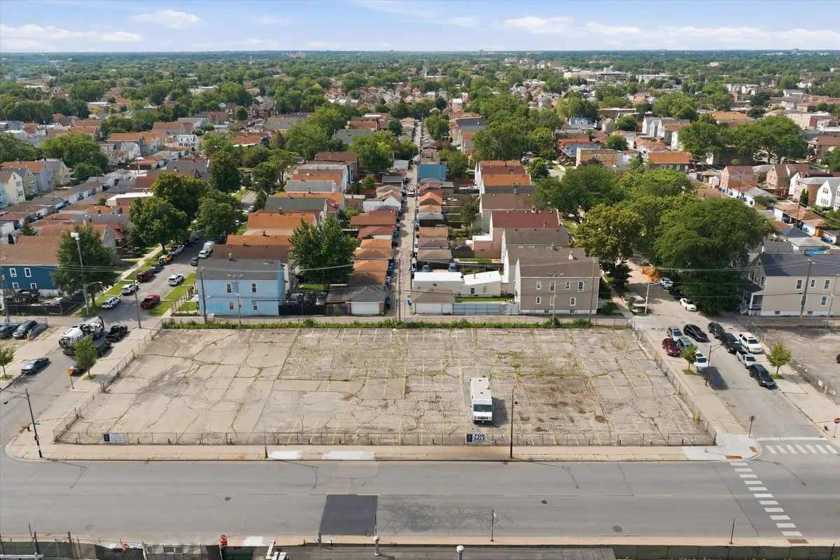 3039-3057 W 51st Street