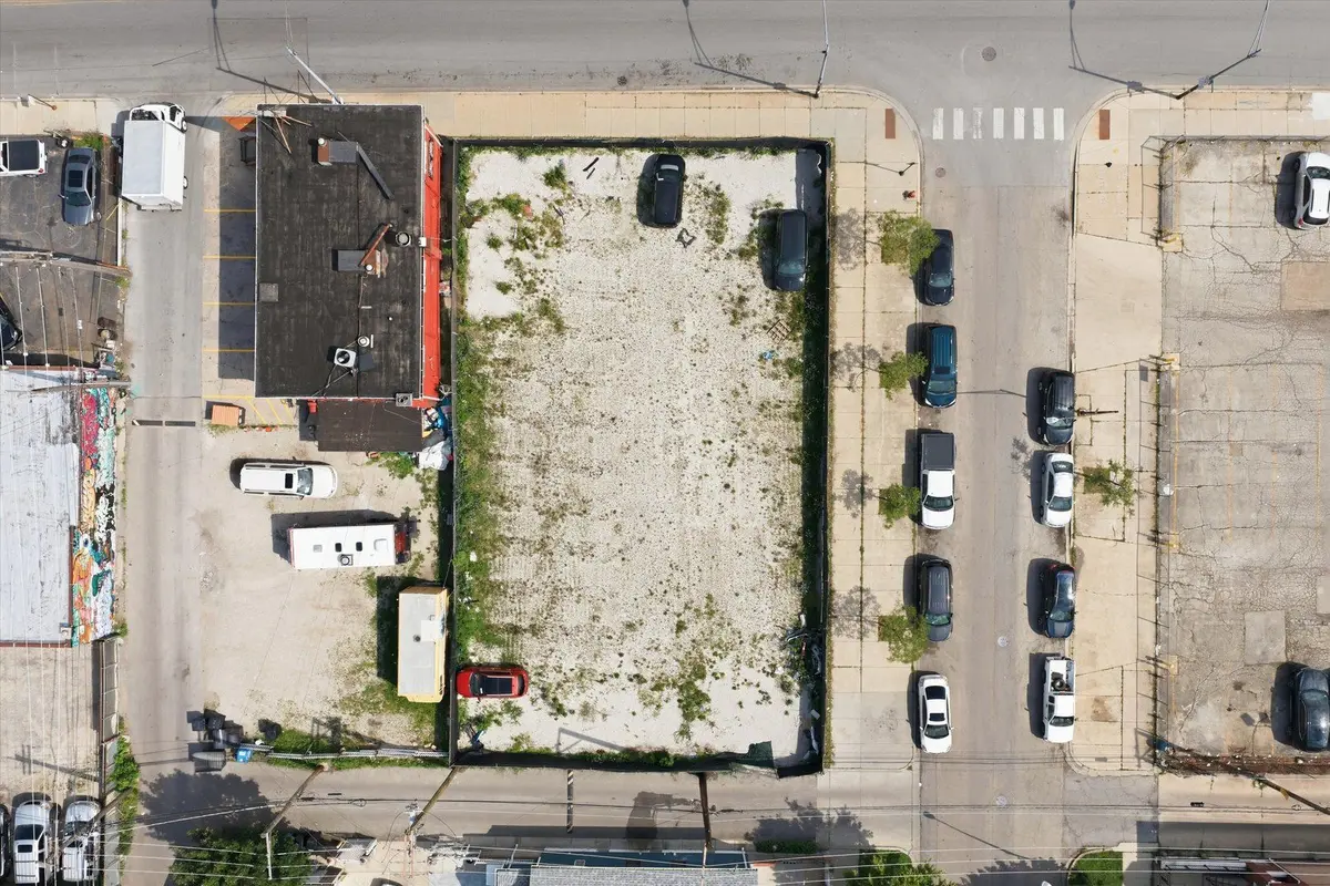 3135-3139 W 51st Street