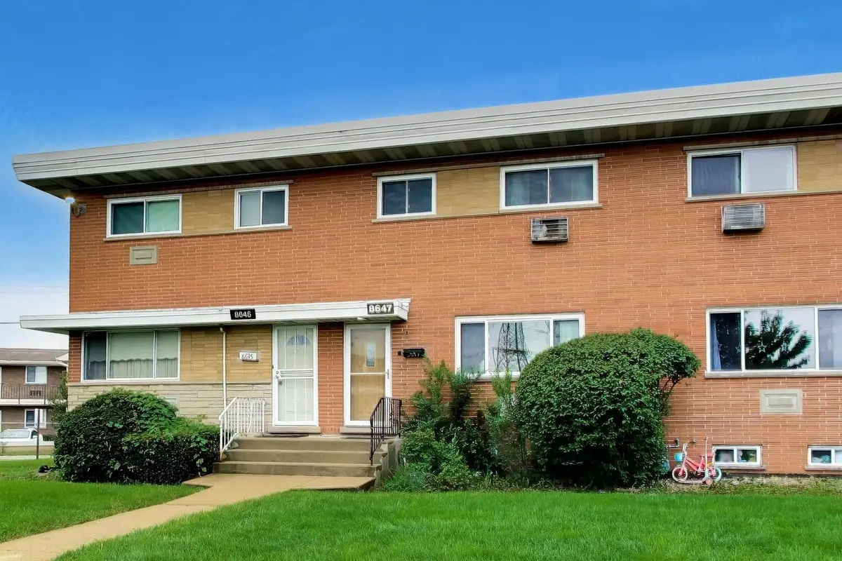8647 Gregory Lane