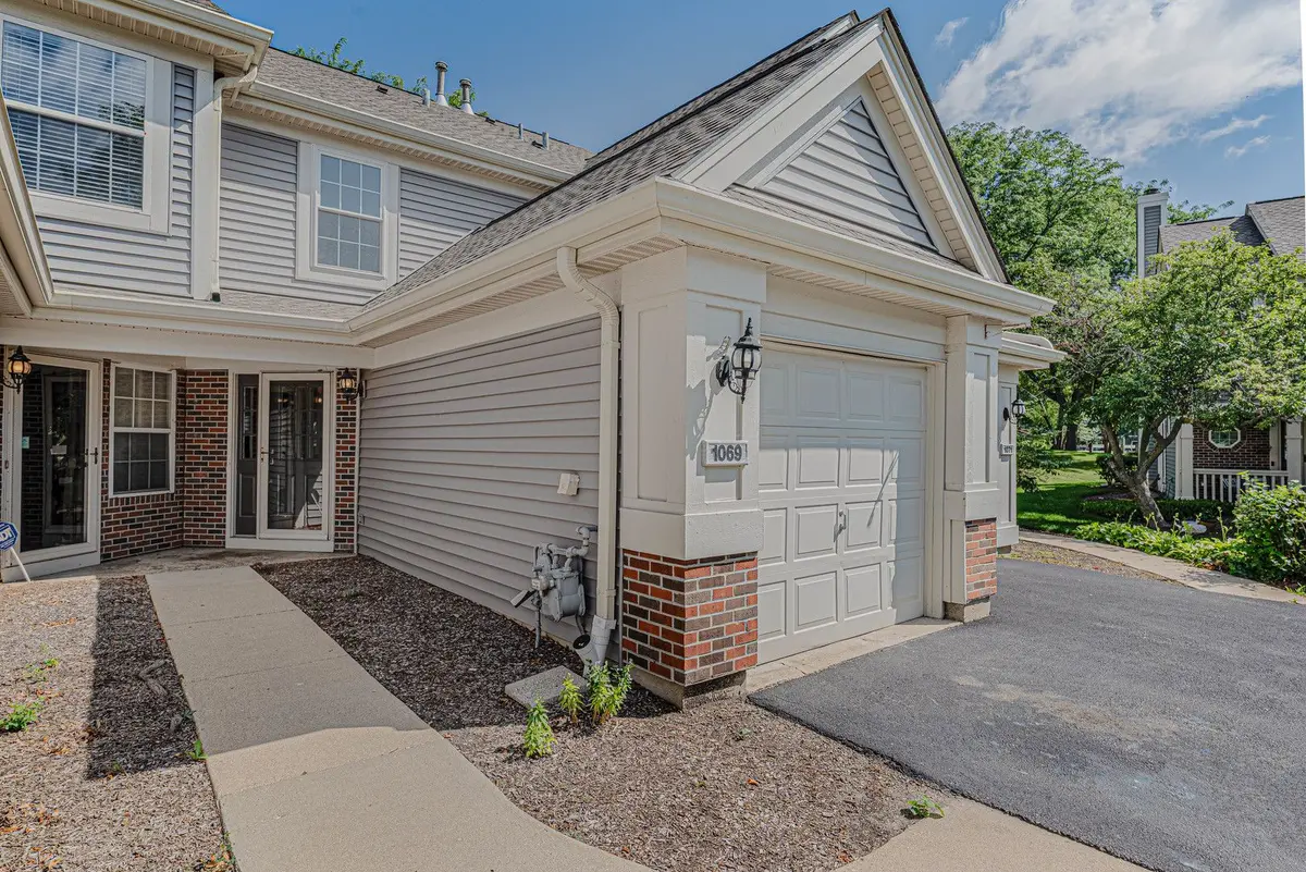 1069 Talbots Lane