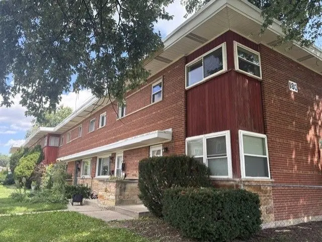180 E Northwest Highway