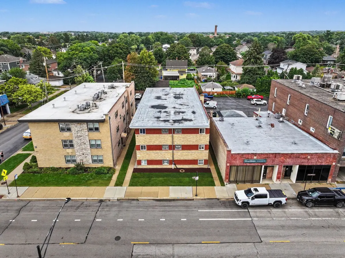 6043 N Northwest Highway