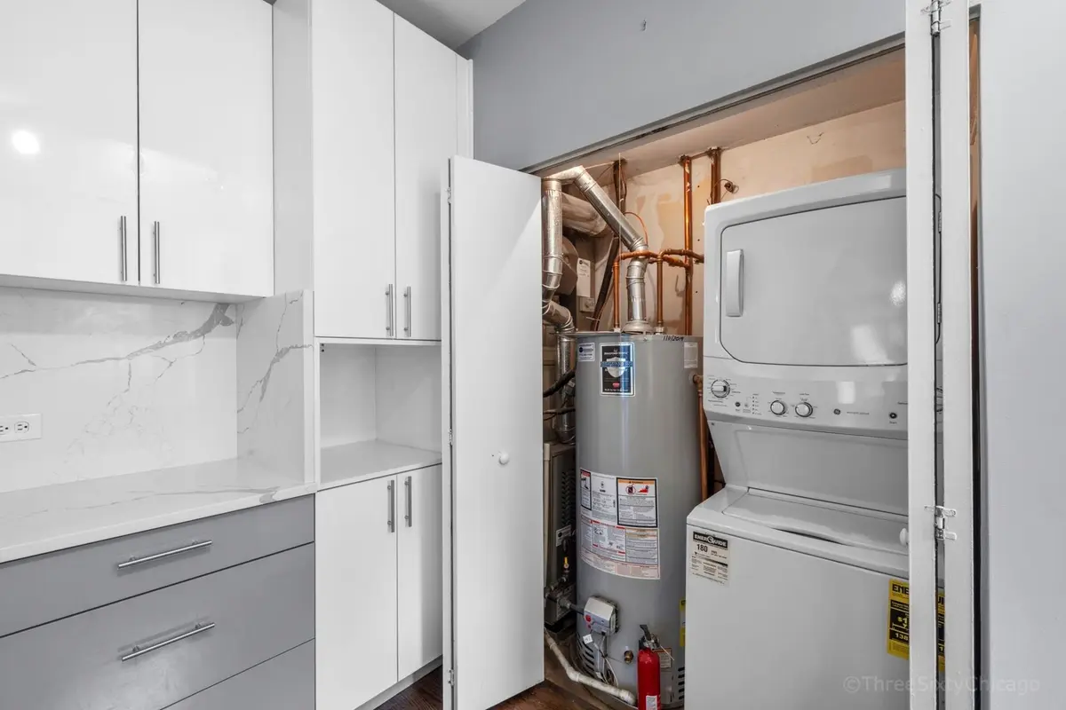 1801 W Diversey Parkway
