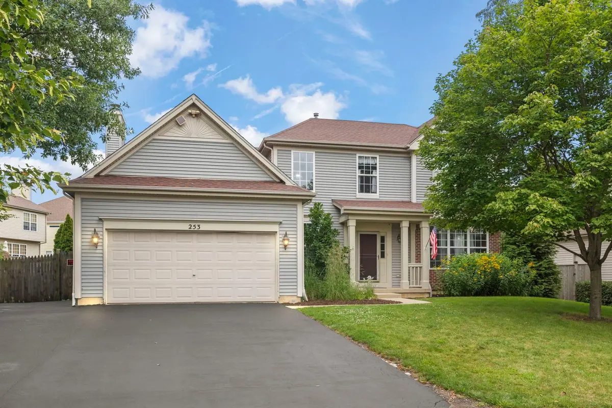 253 Carlton Mews Court