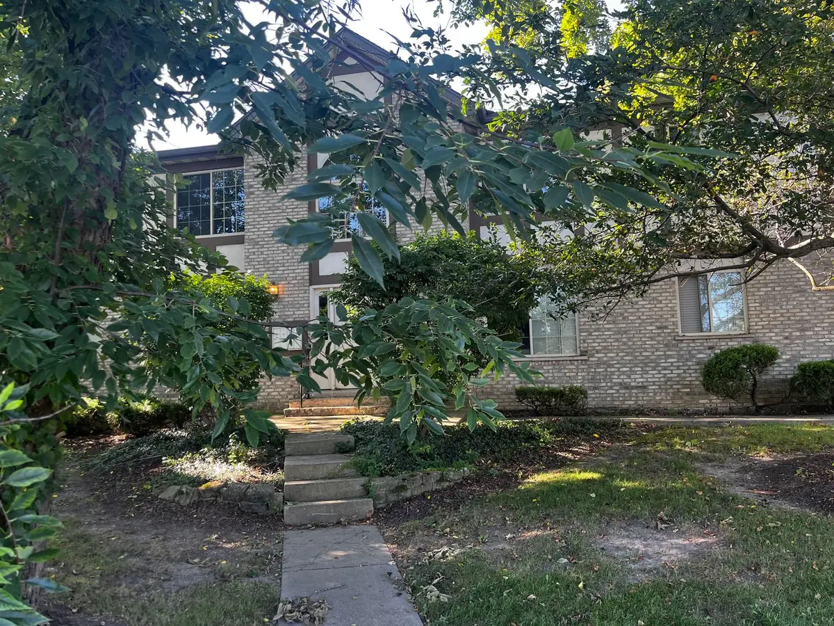 529 E 9th Street