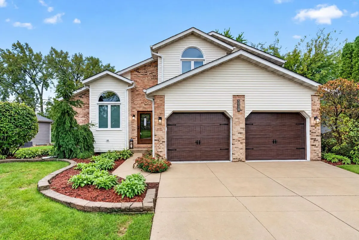 1114 Oxford Lane