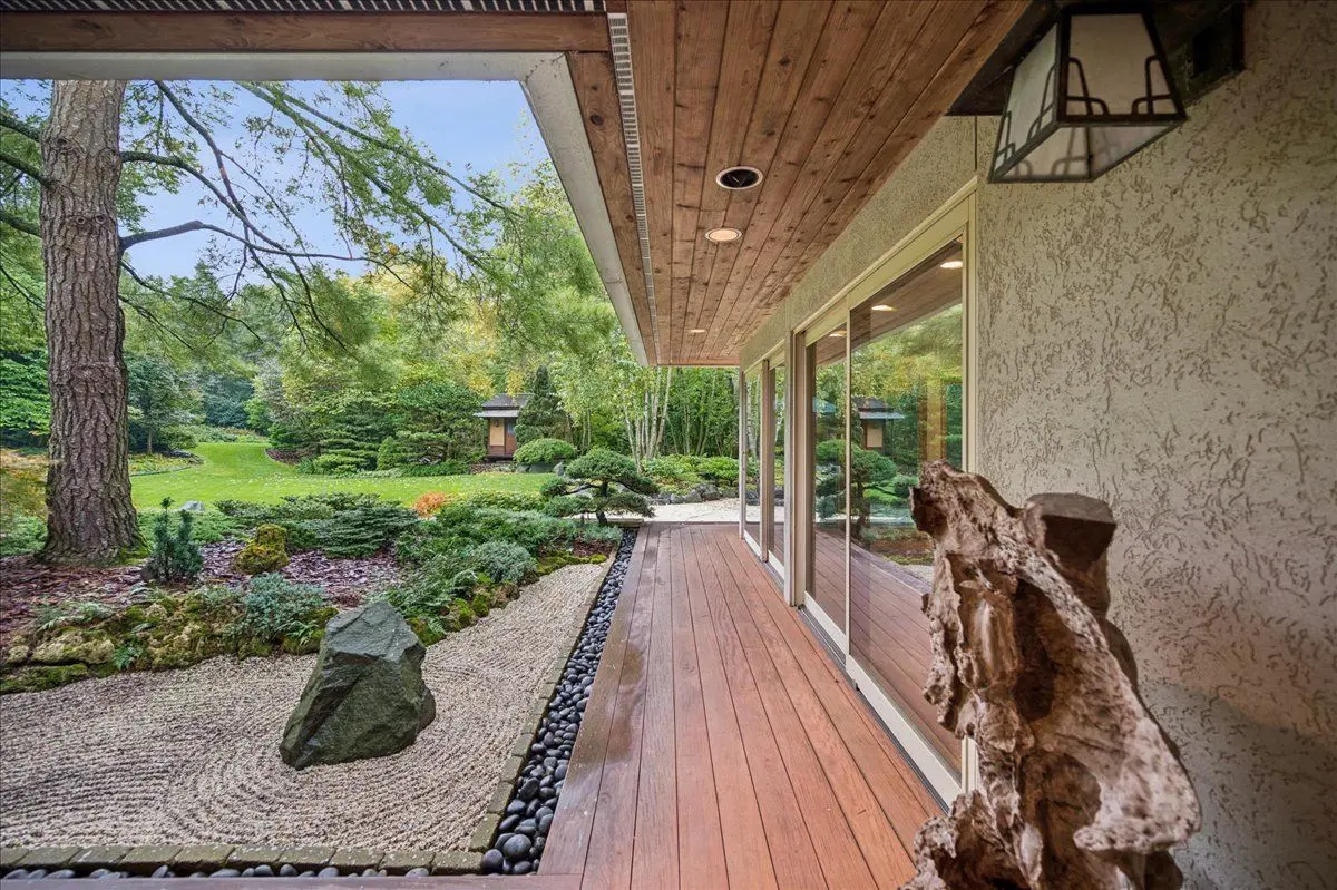 11 Rockgate Lane