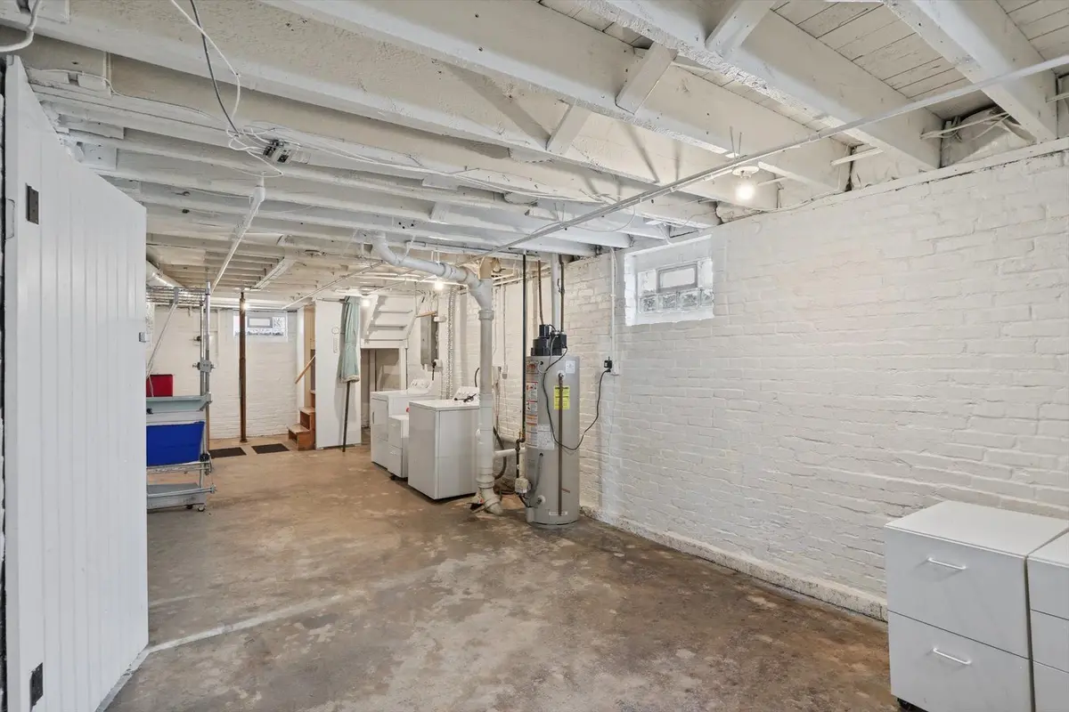 810 W Vine Street