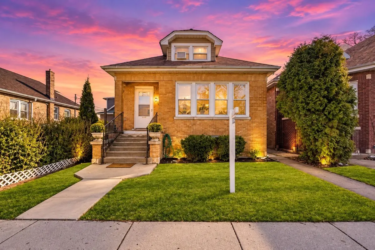 5349 W Fletcher Street