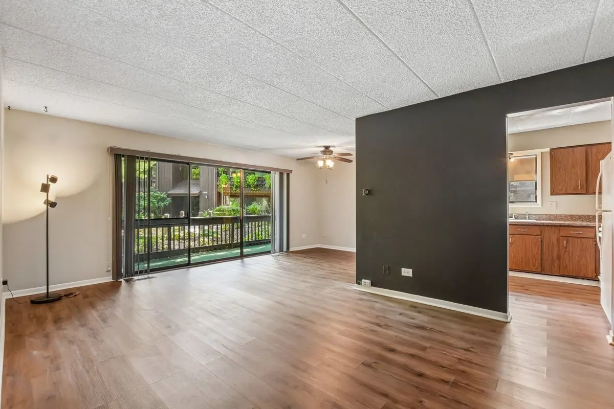 9555 Southwest Highway